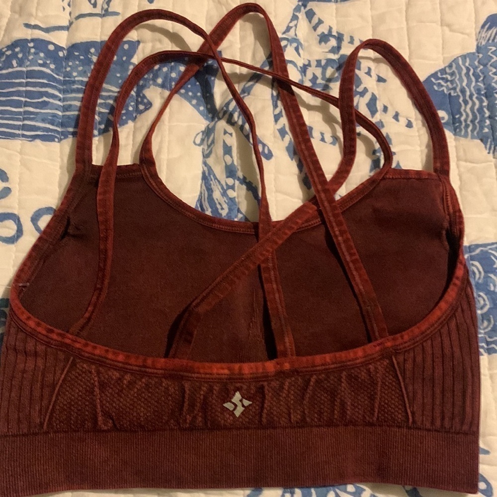 New NUX Levitate Yoga Sports Bra View 4